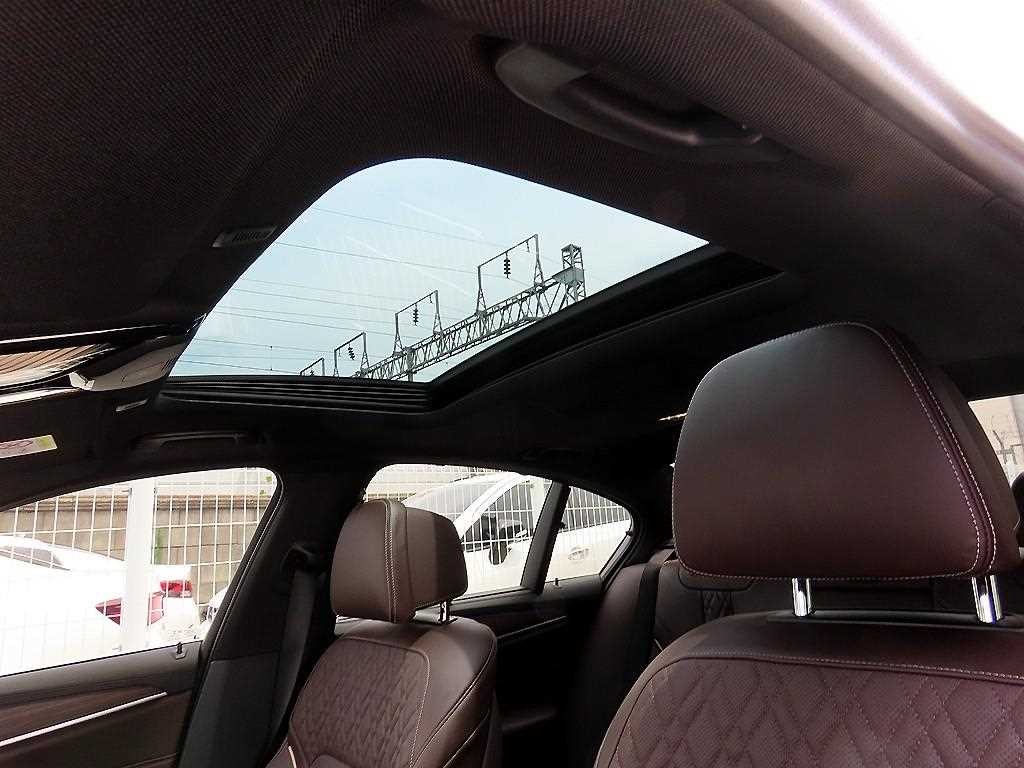 BMW 5시리즈 5시리즈 (G30) 530i xDrive M 스포츠 플러스 이미지 18