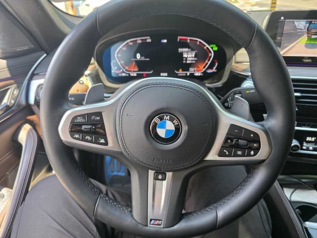 BMW 5시리즈 5시리즈 (G30) 530i xDrive M 스포츠 플러스 이미지 2