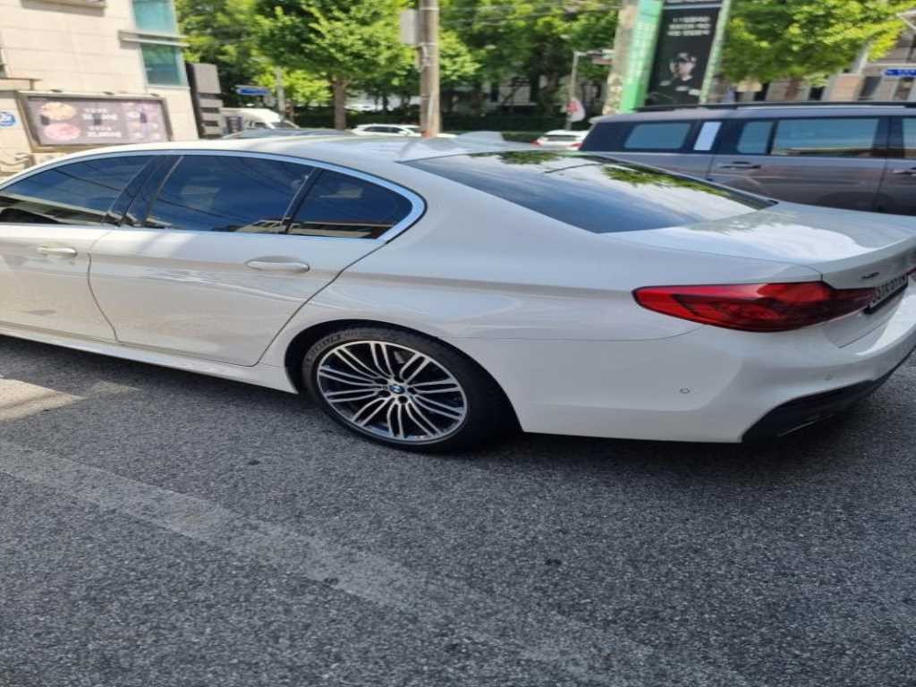 BMW 5시리즈 5시리즈 (G30) 530i xDrive M 스포츠 플러스 이미지 5