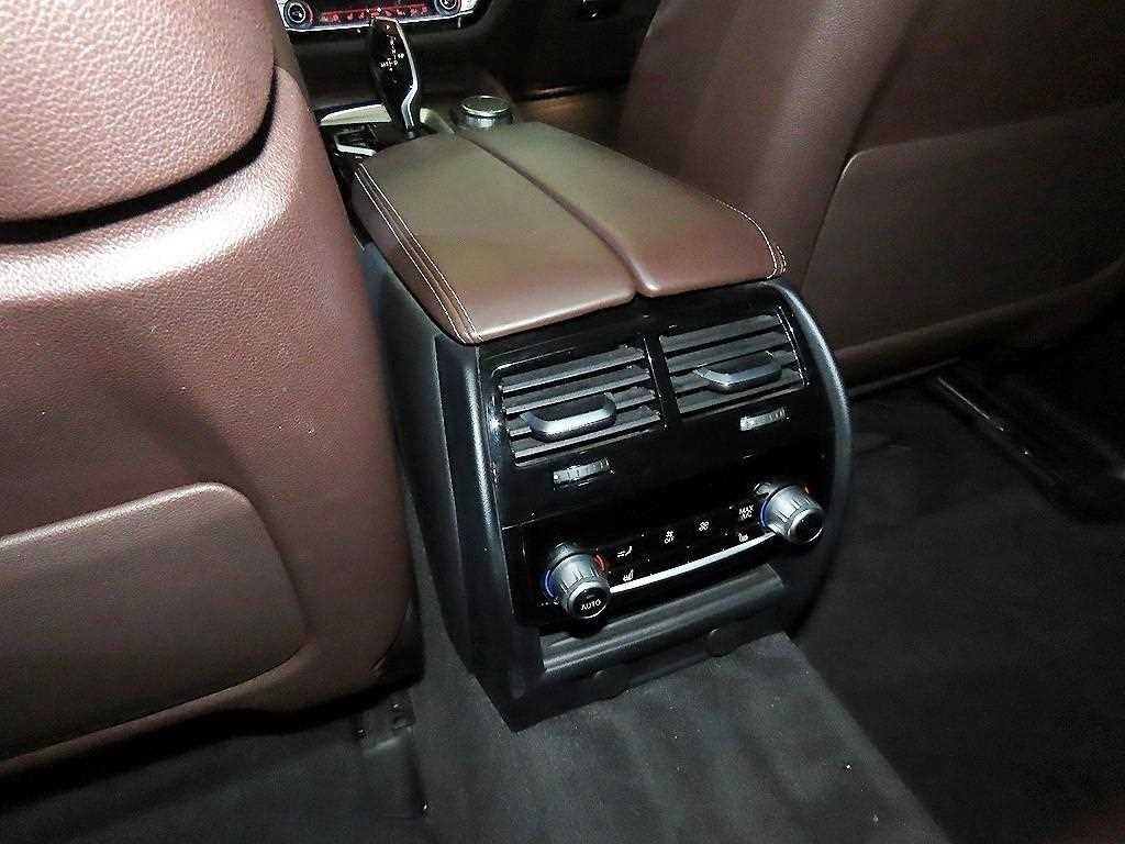 BMW 5시리즈 5시리즈 (G30) 530i xDrive M 스포츠 플러스 이미지 15