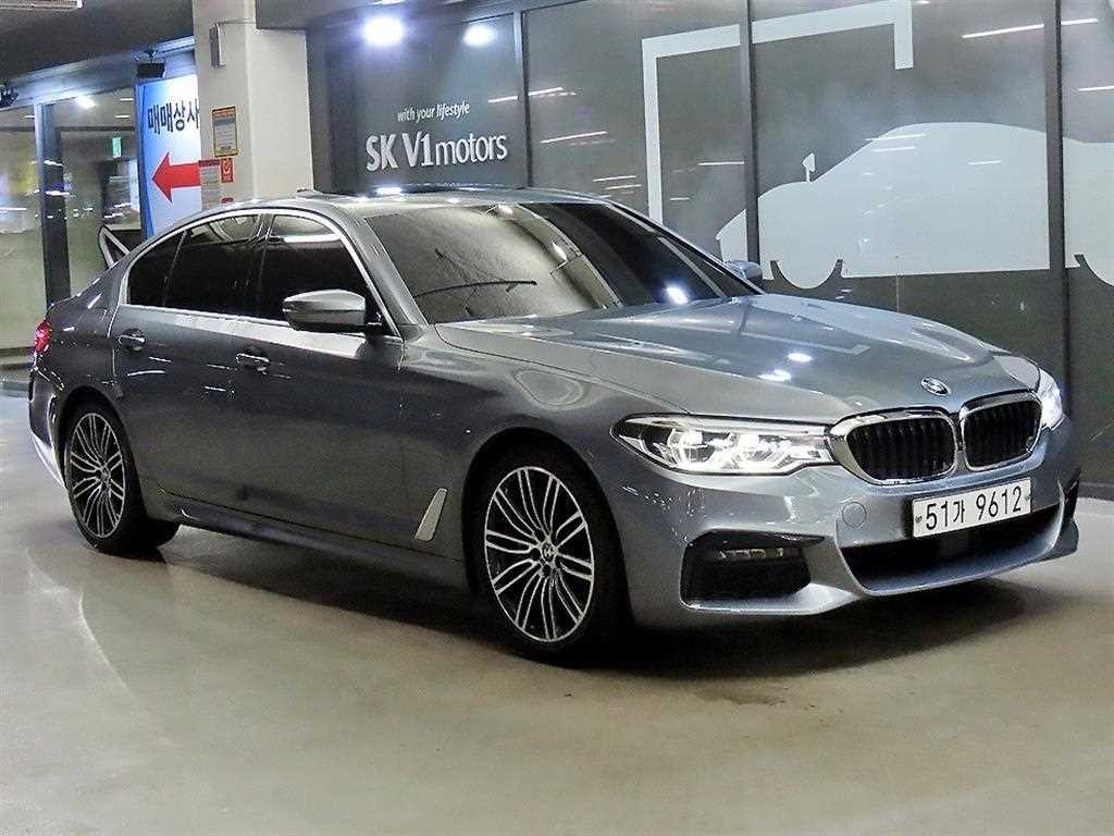 BMW 5시리즈 5시리즈 (G30) 530i xDrive M 스포츠 플러스 이미지 2