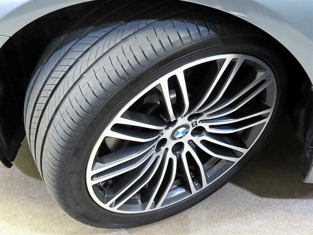 BMW 5시리즈 5시리즈 (G30) 530i xDrive M 스포츠 플러스 이미지 20