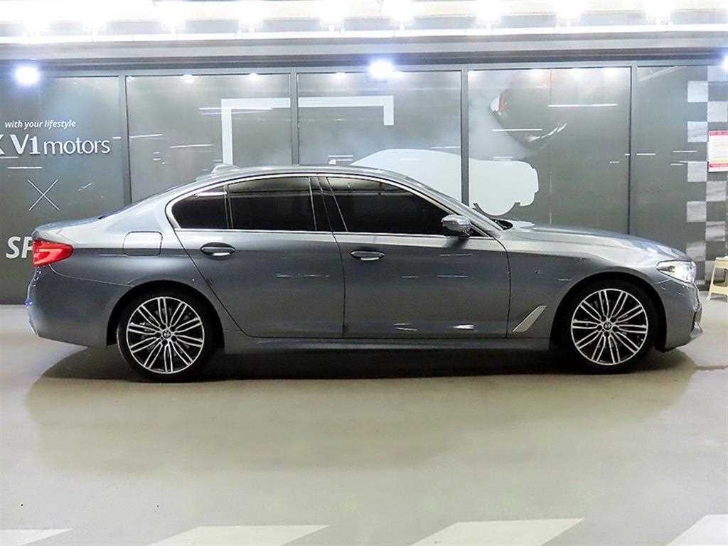 BMW 5시리즈 5시리즈 (G30) 530i xDrive M 스포츠 플러스 이미지 4
