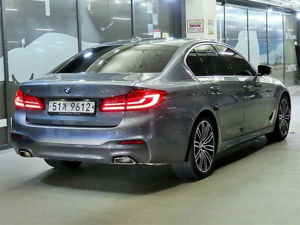 BMW 5시리즈 5시리즈 (G30) 530i xDrive M 스포츠 플러스 이미지 5