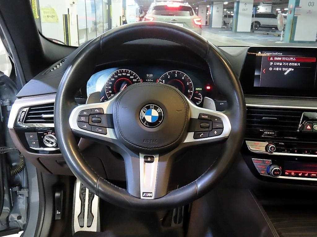 BMW 5시리즈 5시리즈 (G30) 530i xDrive M 스포츠 플러스 이미지 8