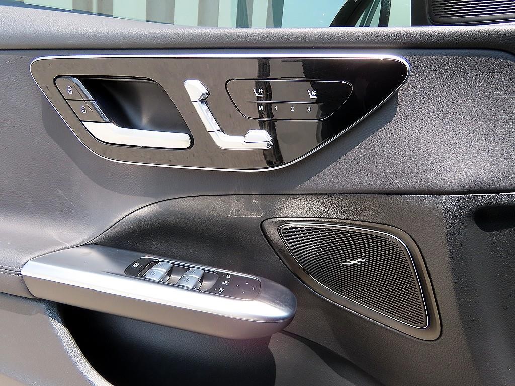 벤츠 C 클래스 C클래스 W206 C300 4MATIC 아방가르드 이미지 11