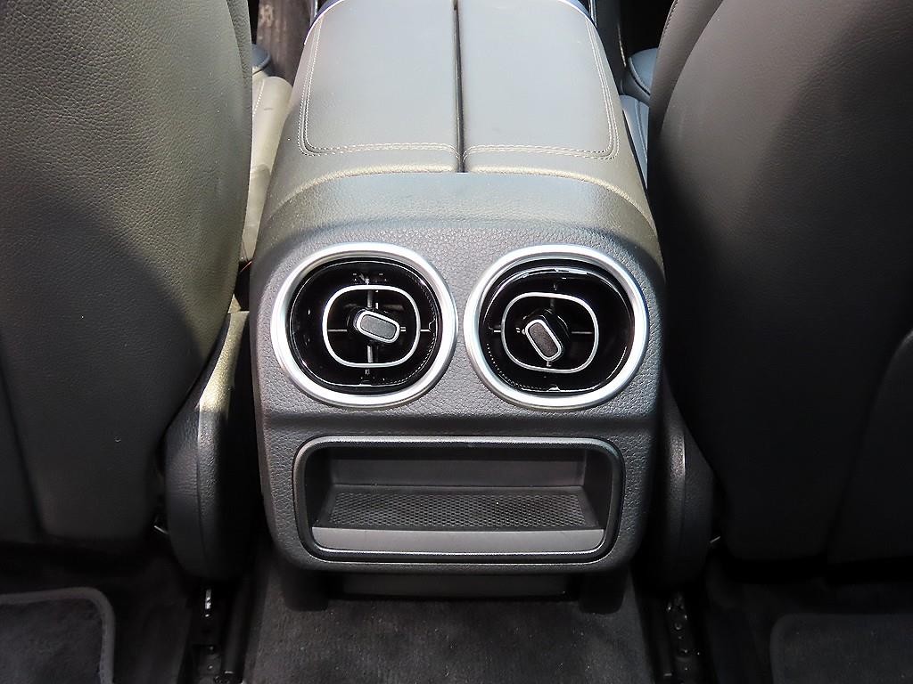 벤츠 C 클래스 C클래스 W206 C300 4MATIC 아방가르드 이미지 16