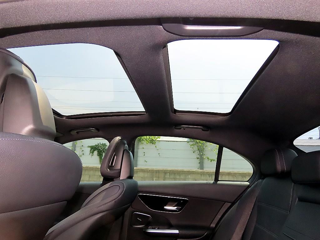 벤츠 C 클래스 C클래스 W206 C300 4MATIC 아방가르드 이미지 18