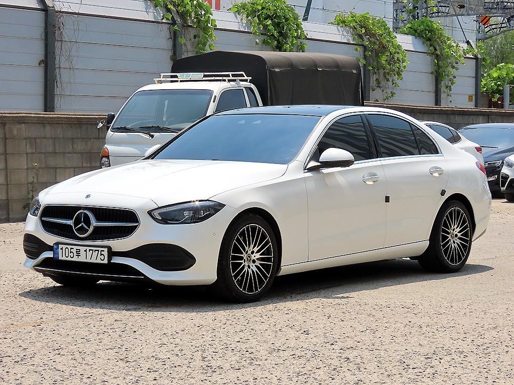 벤츠 C 클래스 C클래스 W206 C300 4MATIC 아방가르드 이미지 2
