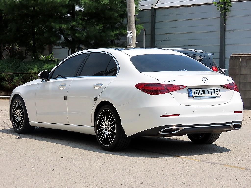 벤츠 C 클래스 C클래스 W206 C300 4MATIC 아방가르드 이미지 3