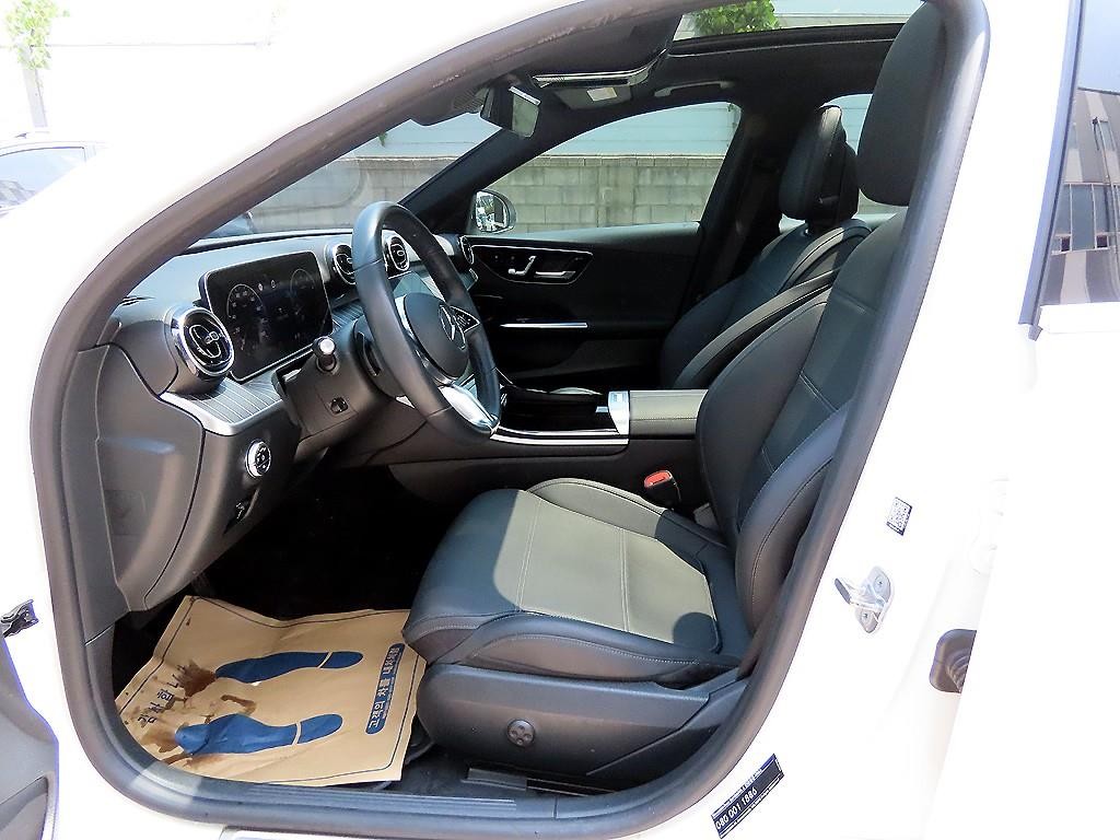 벤츠 C 클래스 C클래스 W206 C300 4MATIC 아방가르드 이미지 5