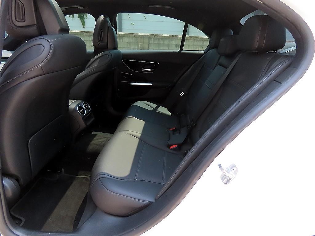벤츠 C 클래스 C클래스 W206 C300 4MATIC 아방가르드 이미지 6