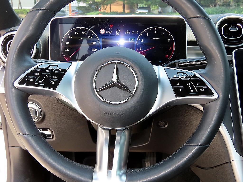 벤츠 C 클래스 C클래스 W206 C300 4MATIC 아방가르드 이미지 8