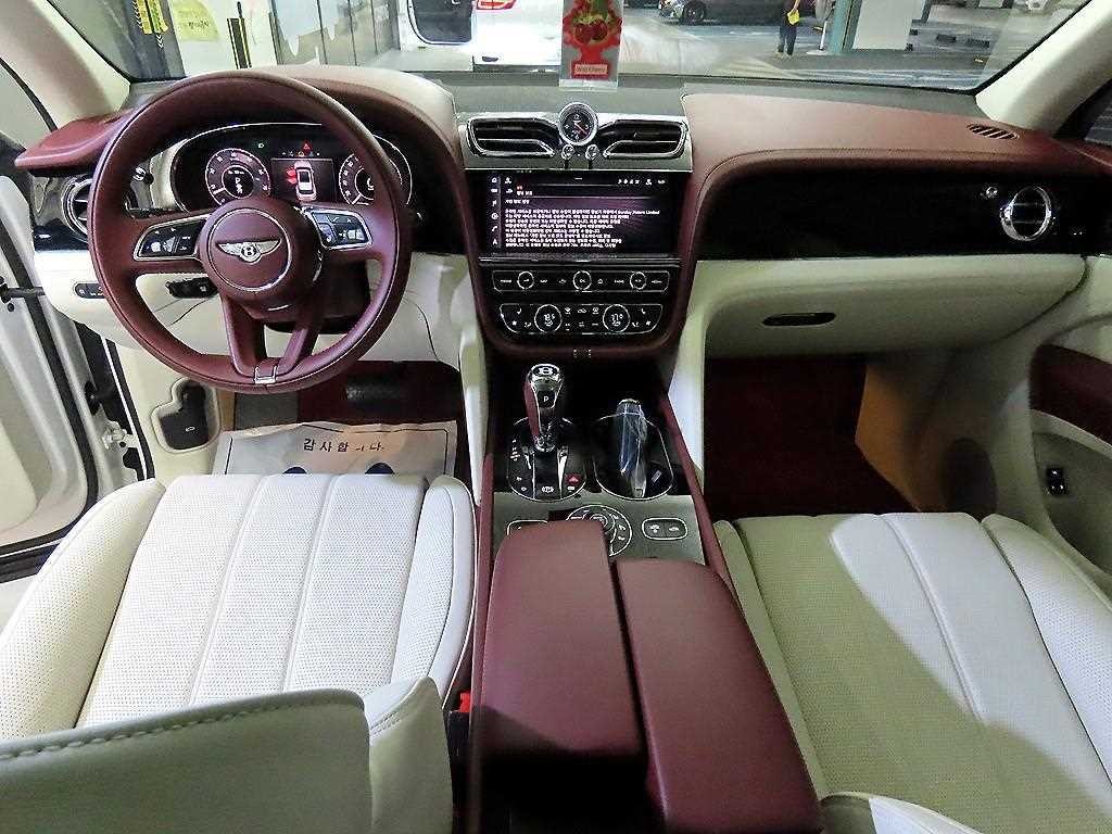 벤틀리 벤테이가 4.0 V8 이미지 10