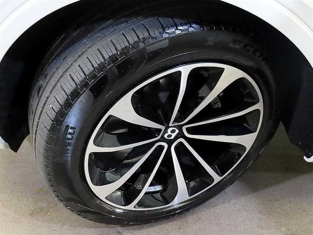 벤틀리 벤테이가 4.0 V8 이미지 20