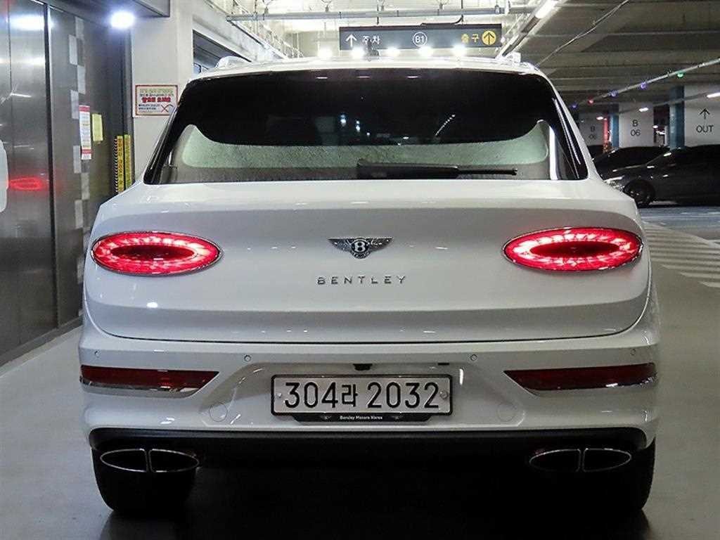 벤틀리 벤테이가 4.0 V8 이미지 5