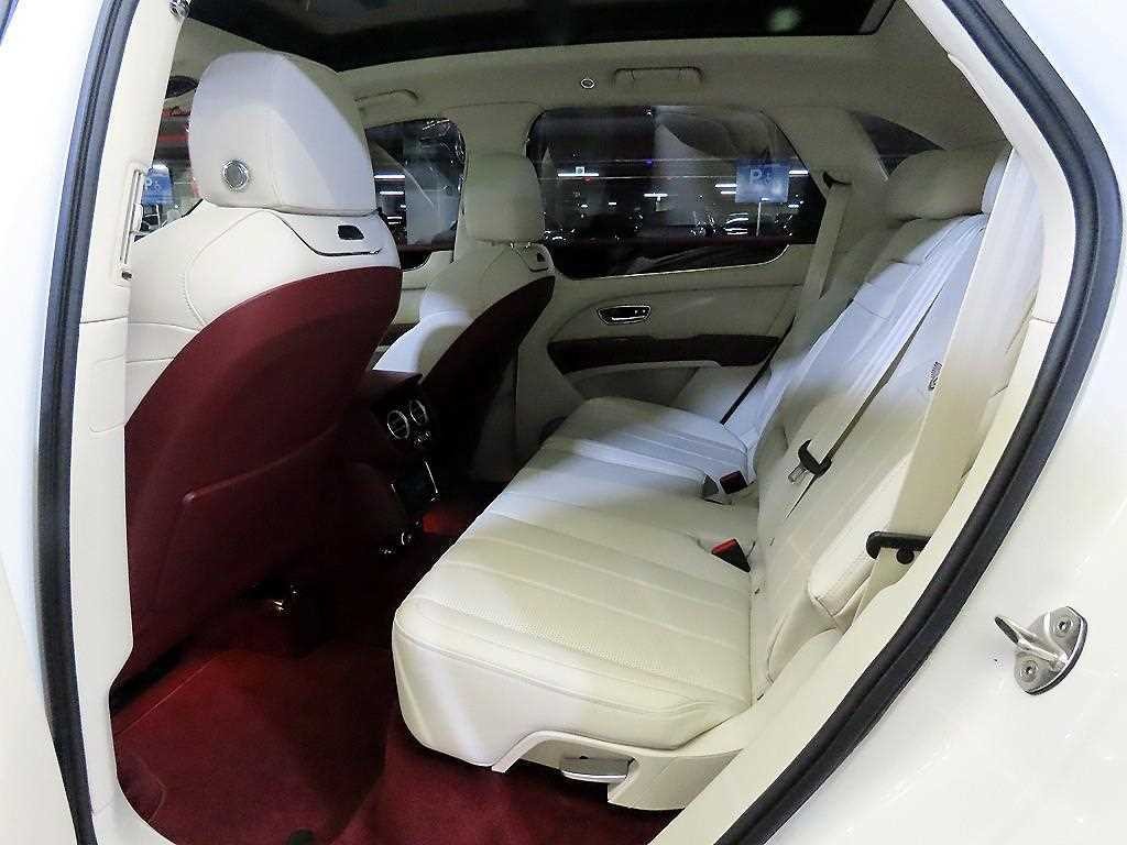 벤틀리 벤테이가 4.0 V8 이미지 7