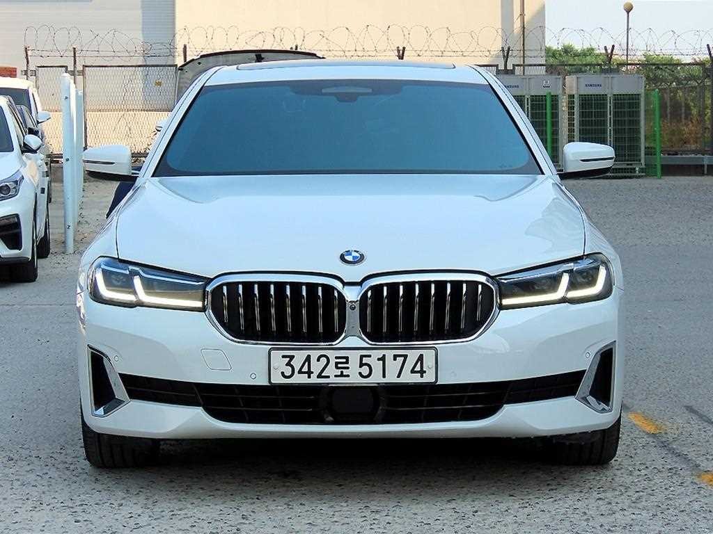 BMW 5시리즈 5시리즈 (G30) 530e 럭셔리 이미지 1