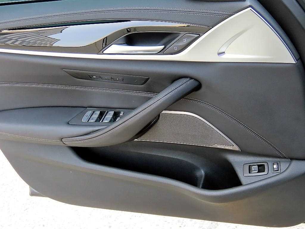 BMW 5시리즈 5시리즈 (G30) 530e 럭셔리 이미지 12