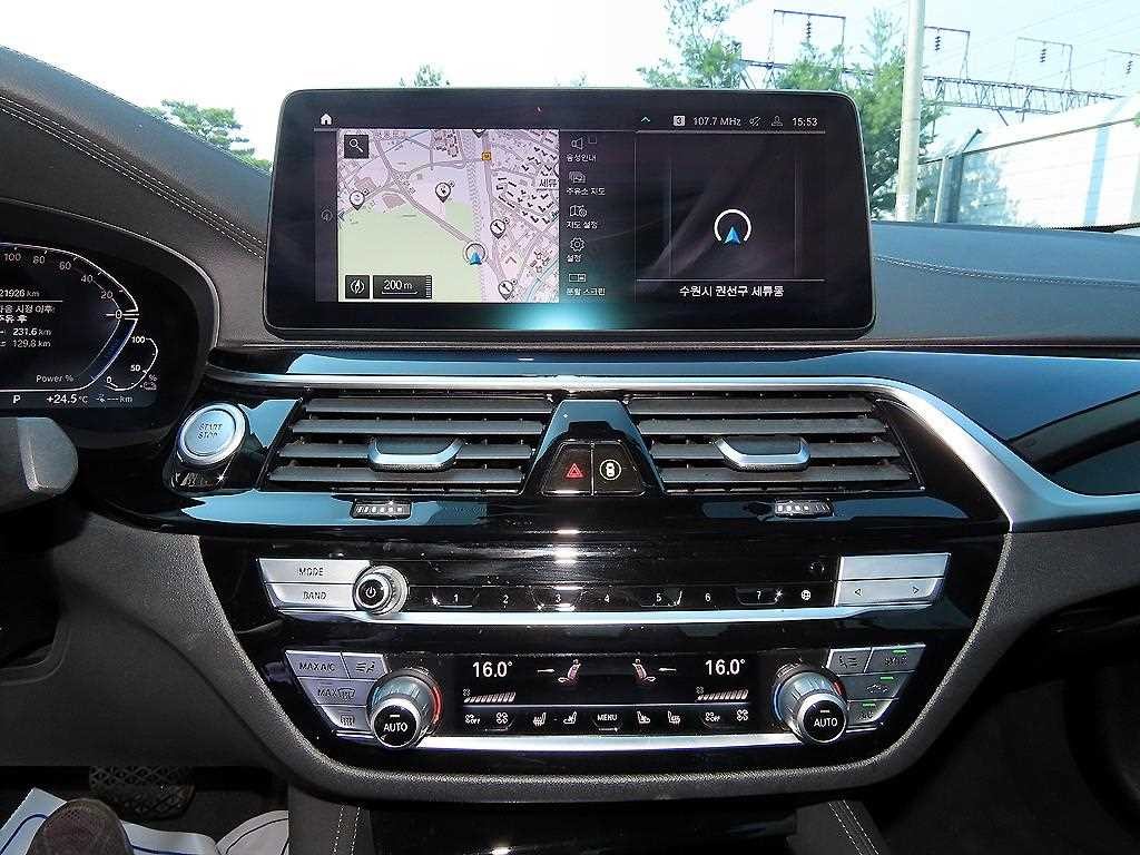 BMW 5시리즈 5시리즈 (G30) 530e 럭셔리 이미지 13