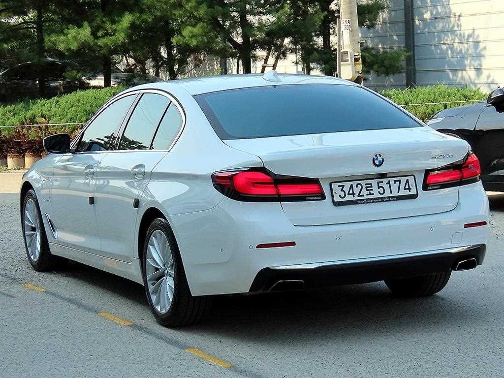 BMW 5시리즈 5시리즈 (G30) 530e 럭셔리 이미지 3