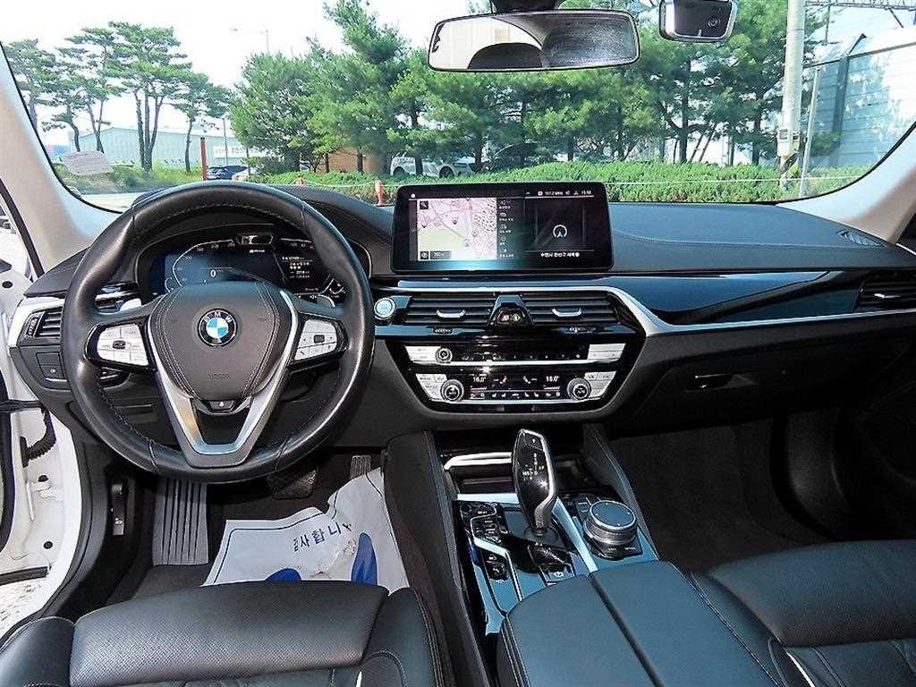 BMW 5시리즈 5시리즈 (G30) 530e 럭셔리 이미지 7
