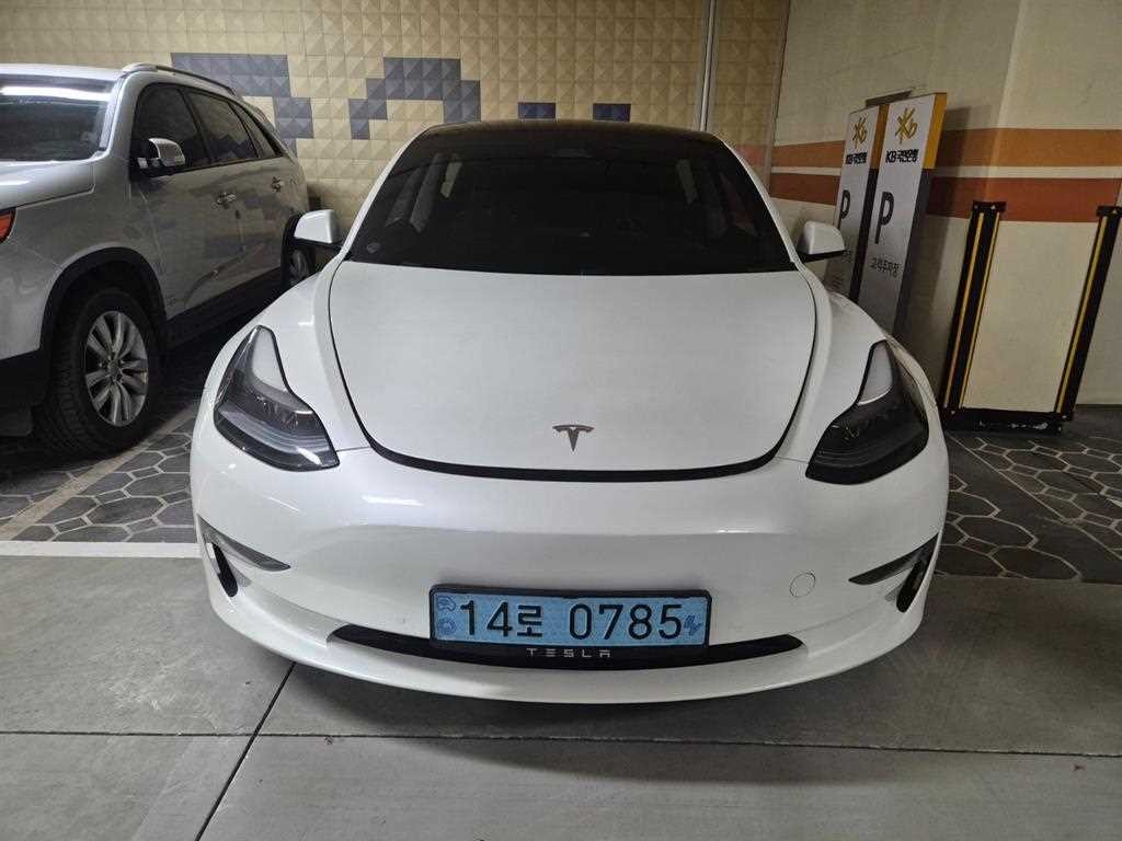 테슬라 모델 3 롱 레인지 이미지 1