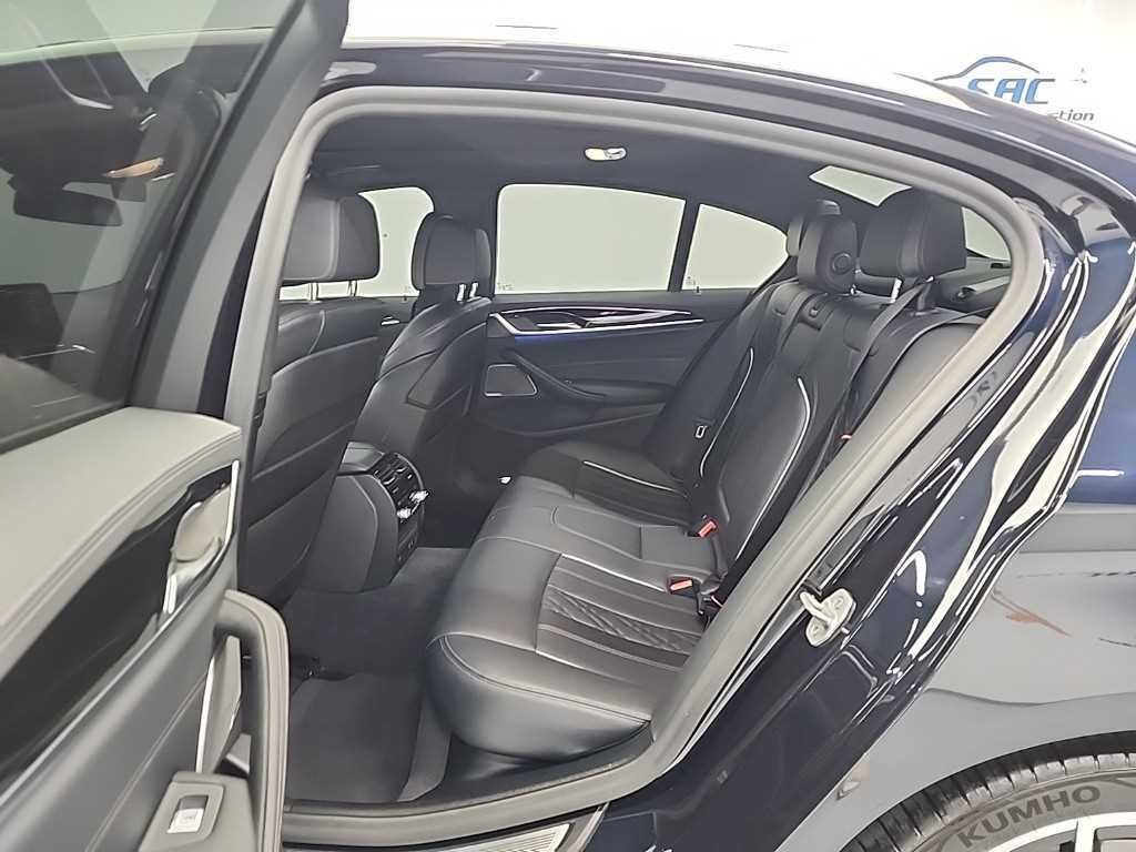 BMW 5시리즈 5시리즈 (G30) 530i xDrive M 스포츠 이미지 12