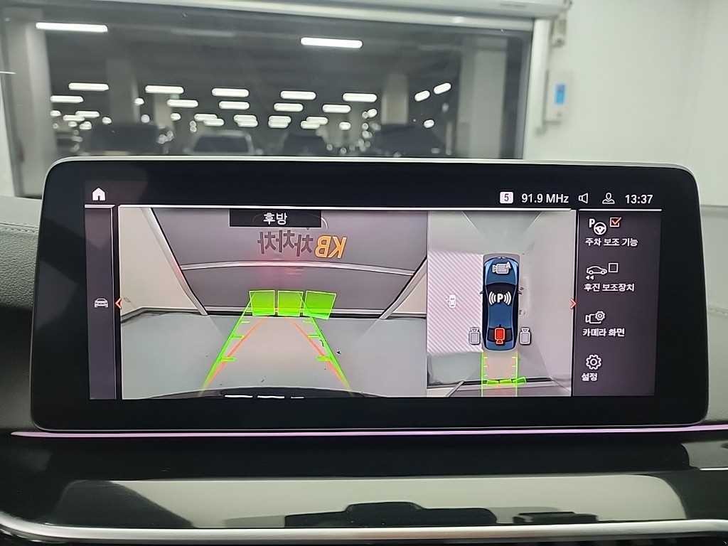 BMW 5시리즈 5시리즈 (G30) 530i xDrive M 스포츠 이미지 16