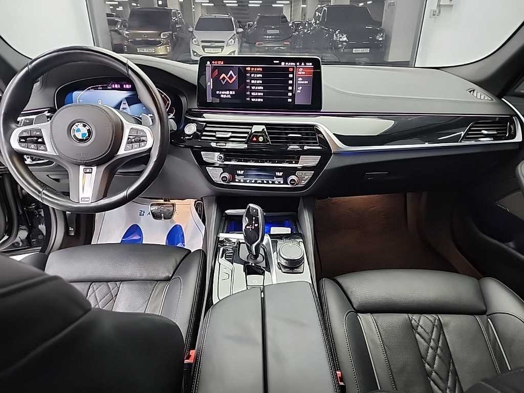 BMW 5시리즈 5시리즈 (G30) 530i xDrive M 스포츠 이미지 7