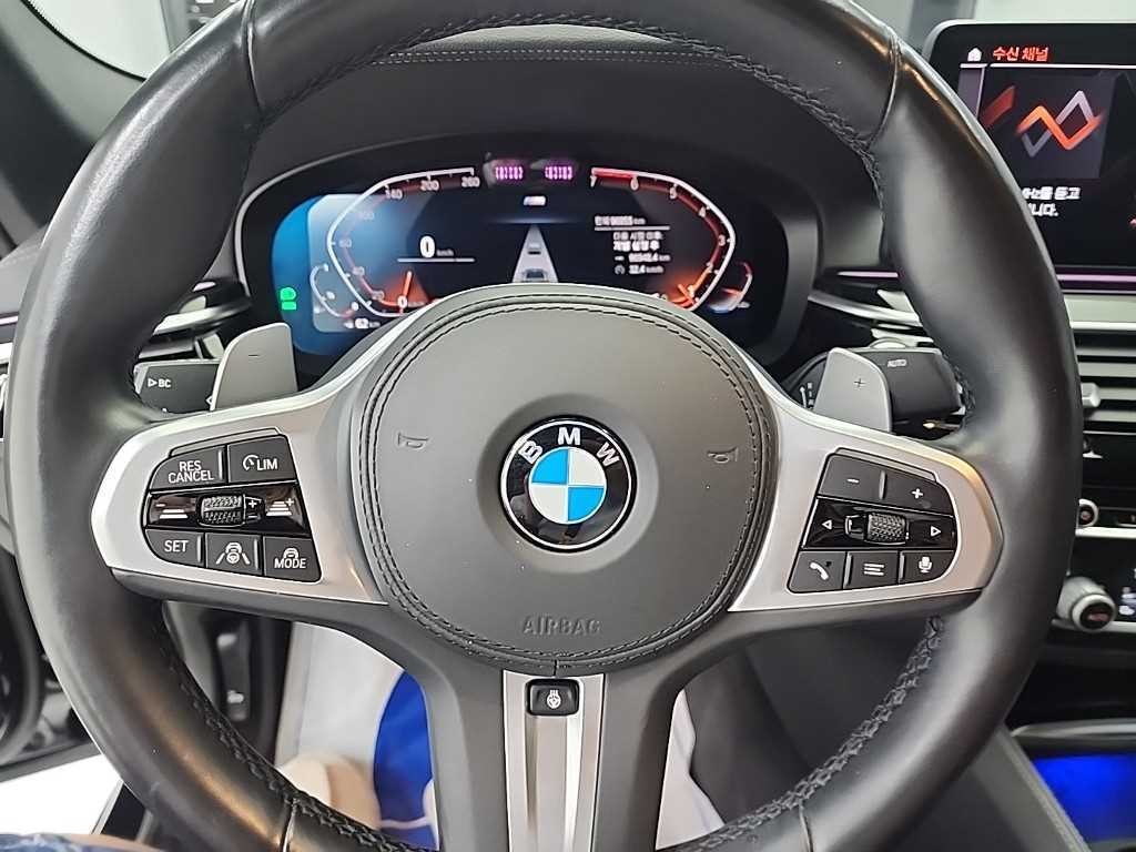 BMW 5시리즈 5시리즈 (G30) 530i xDrive M 스포츠 이미지 9