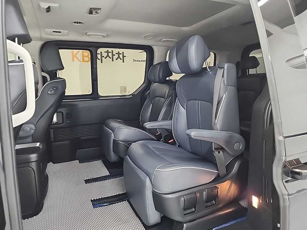 현대 스타리아 4WD 디젤 라운지 인스퍼레이션 7인승 이미지 12