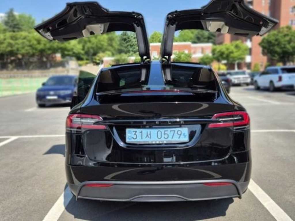 테슬라 모델 X AWD 이미지 1