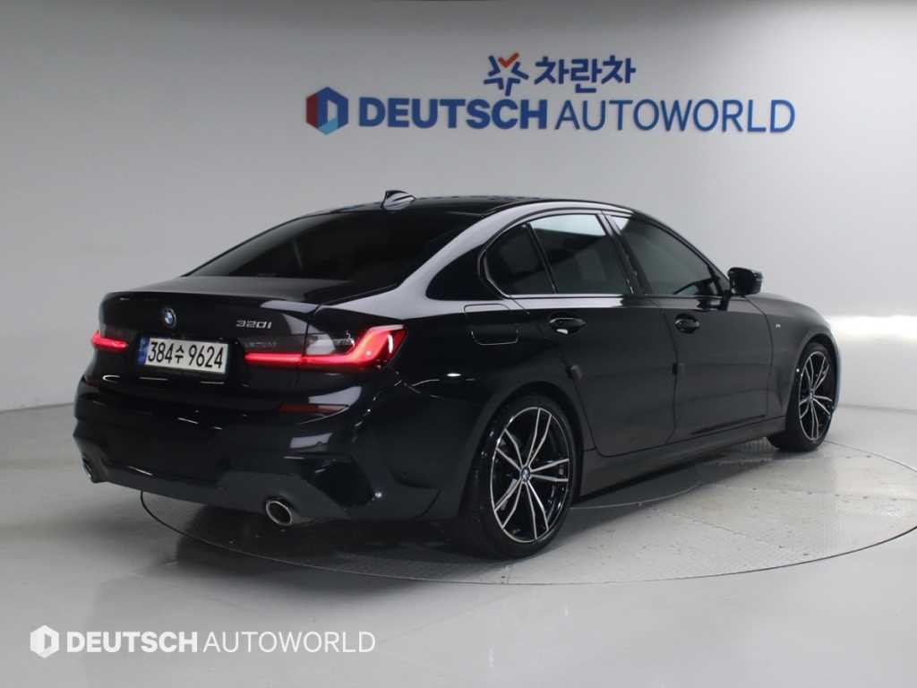 BMW 3시리즈 3시리즈 (G20) 320i M 스포츠 이미지 2