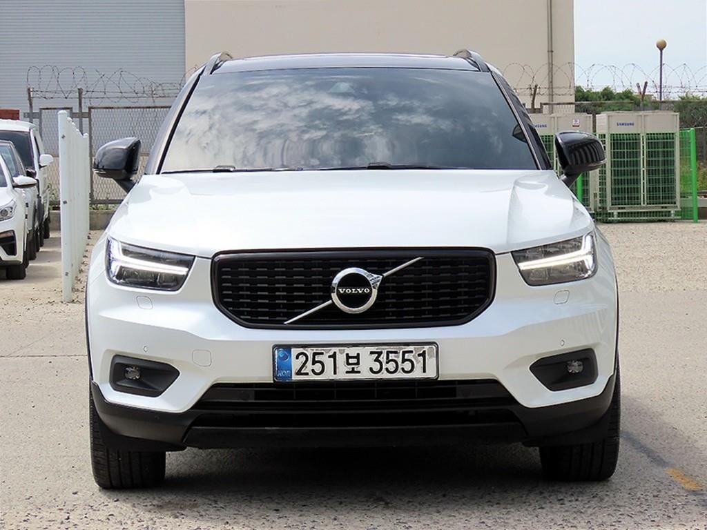볼보 XC40 B4 AWD R-디자인 이미지 1
