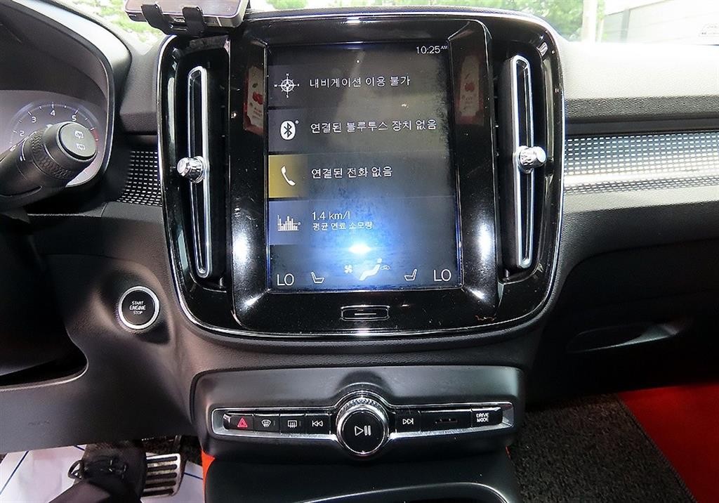 볼보 XC40 B4 AWD R-디자인 이미지 12