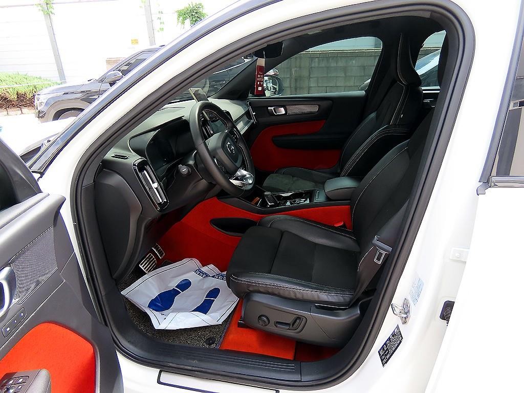 볼보 XC40 B4 AWD R-디자인 이미지 5