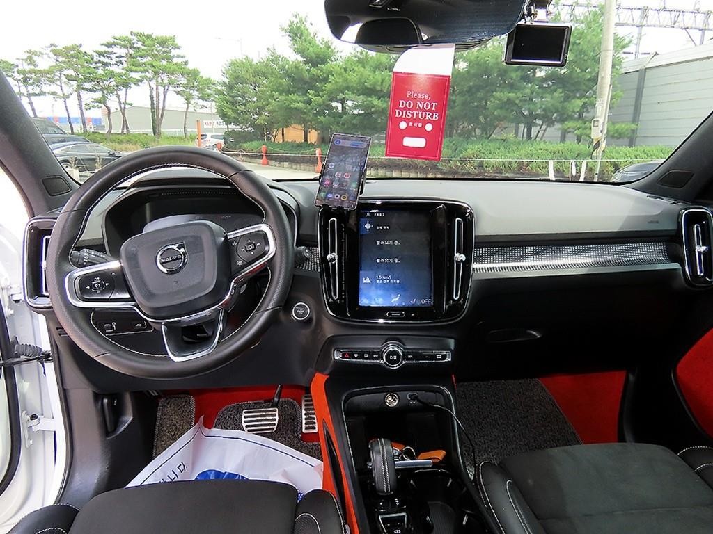 볼보 XC40 B4 AWD R-디자인 이미지 7