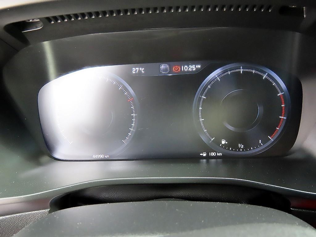 볼보 XC40 B4 AWD R-디자인 이미지 9