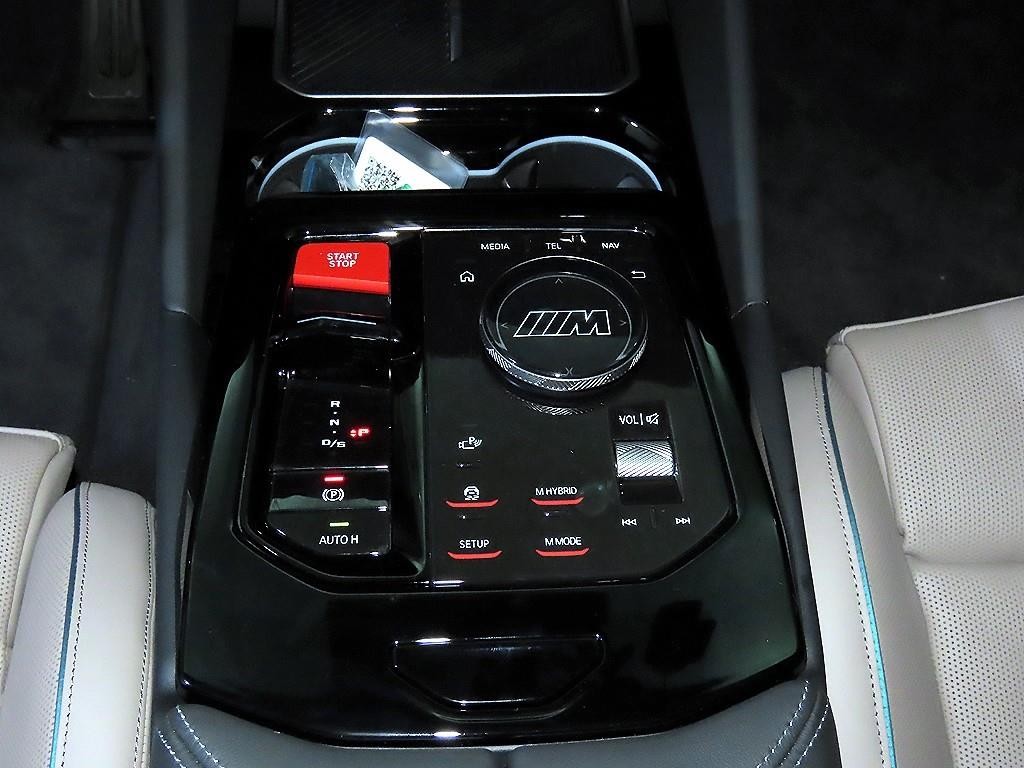 BMW 5시리즈 M5 7세대 4.4 투어링 이미지 12