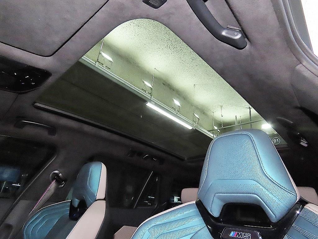 BMW 5시리즈 M5 7세대 4.4 투어링 이미지 14
