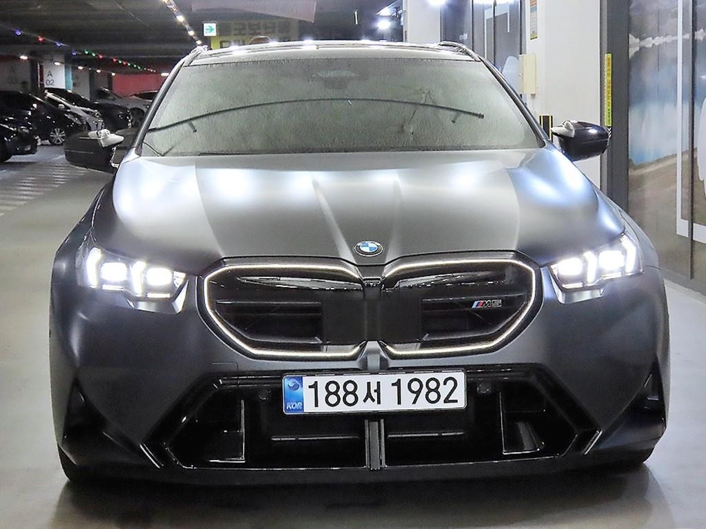 BMW 5시리즈 M5 7세대 4.4 투어링 이미지 2