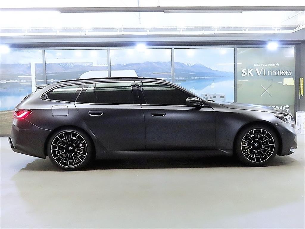BMW 5시리즈 M5 7세대 4.4 투어링 이미지 3