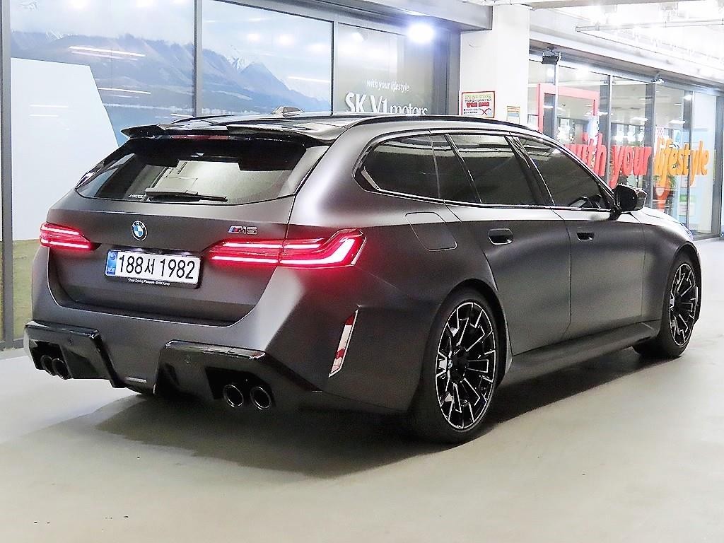 BMW 5시리즈 M5 7세대 4.4 투어링 이미지 4