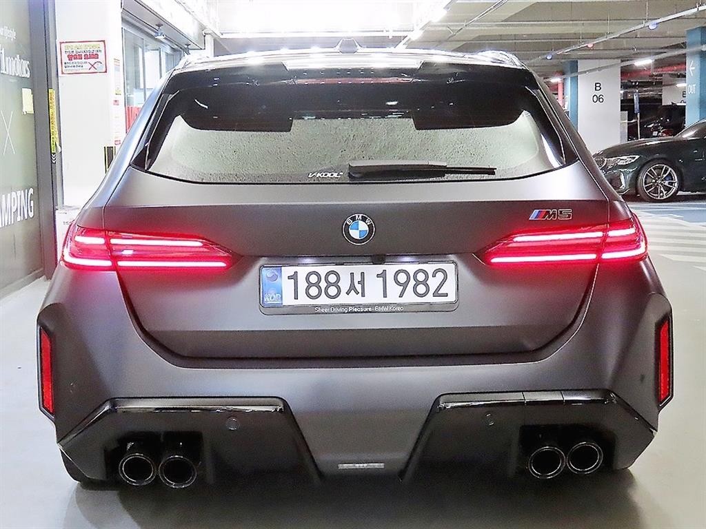 BMW 5시리즈 M5 7세대 4.4 투어링 이미지 5
