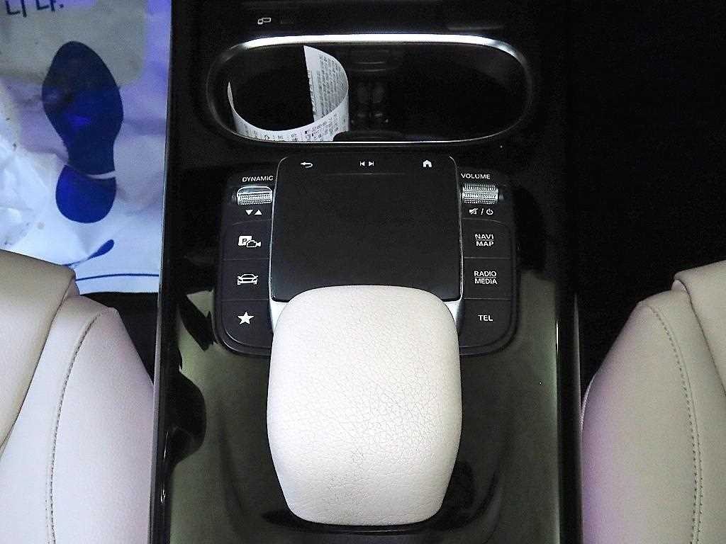 벤츠 A 클래스 A클래스 W177 A220 세단 이미지 13