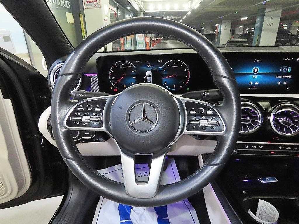 벤츠 A 클래스 A클래스 W177 A220 세단 이미지 9
