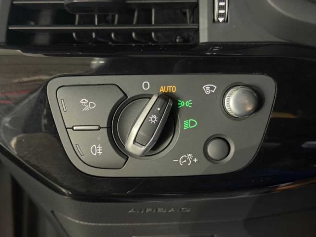 아우디 A4 A4 (B9) 45 TFSI 콰트로 프리미엄 이미지 14