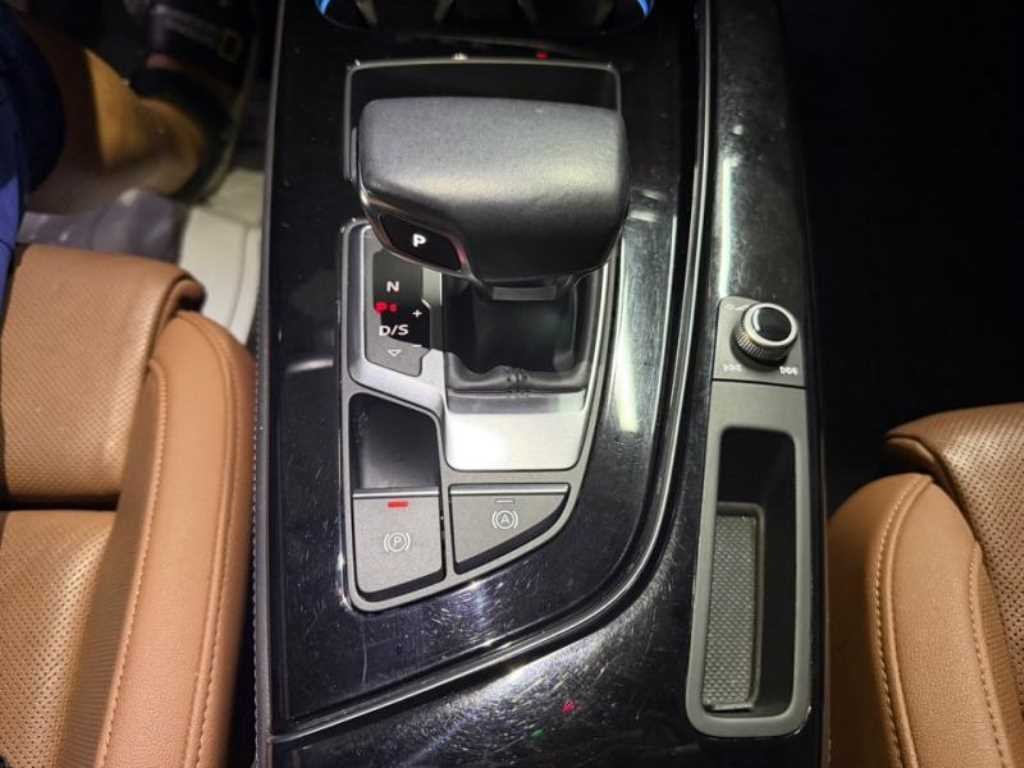 아우디 A4 A4 (B9) 45 TFSI 콰트로 프리미엄 이미지 17