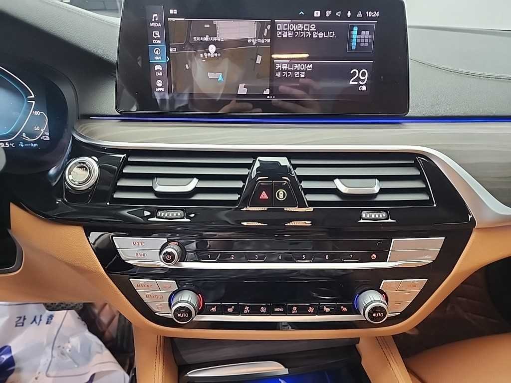 BMW 5시리즈 5시리즈 (G30) 530e 럭셔리 플러스 이미지 10